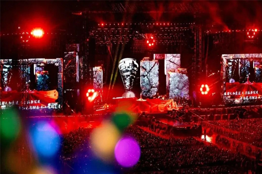 双星闪耀！谈球吧LED巨幕助力周杰伦、张韶涵打造沉浸式视听盛宴！